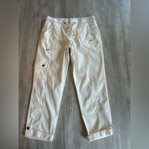 NWT Maurices Women's Cargo Capri Pants White Size 1/2 Flat Front Cotton Casual.